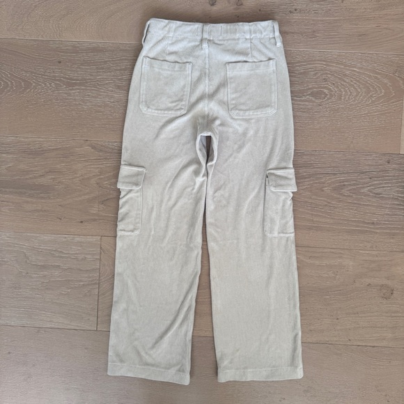 Abercrombie Kids High Rise Wide Leg Corduroy Cargo Pants in cream size 11/12 - Picture 6 of 11